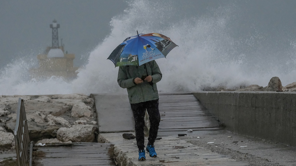 Un Muerto Y Varios Desaparecidos Tras Intensas Lluvias En La Isla De