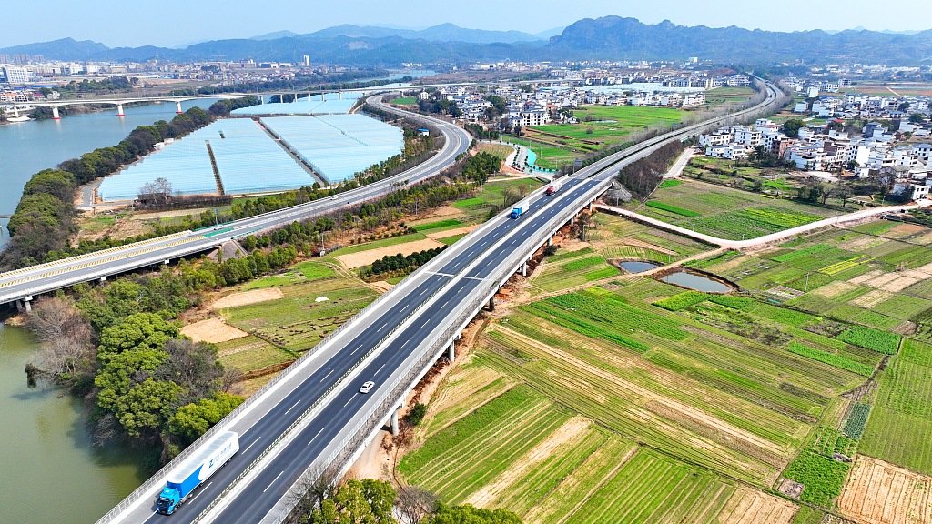 Inversión china en carreteras y vías navegables sube 15 en enero