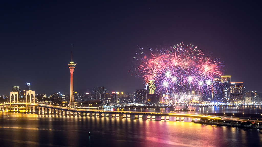Ciudades con fuegos artificiales para el Año Nuevo 2024 - La Tercera