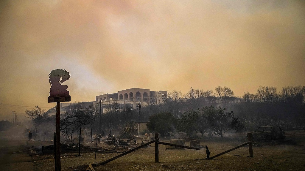 Contin An Los Incendios Forestales En La Isla De Rodas Cgtn En Espa Ol