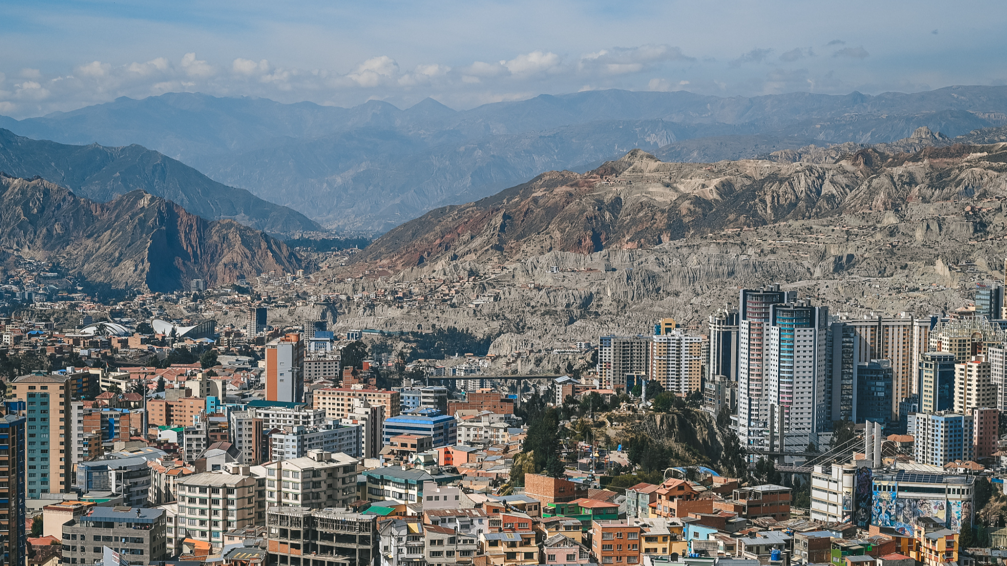 Cómo Bolivia busca estabilizar su economía en un entorno desafiante
