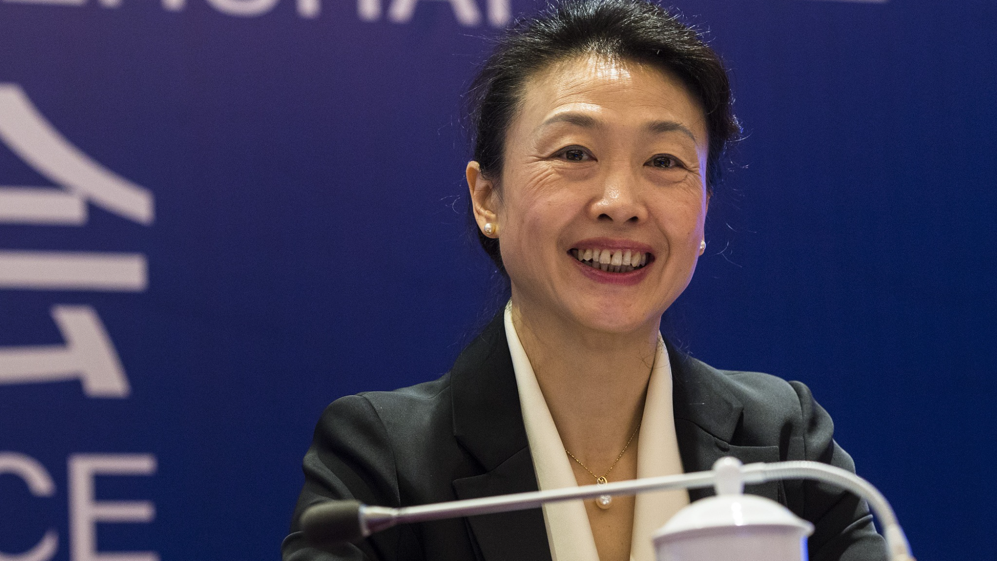 Li Lingwei de China es elegida miembro de junta ejecutiva del COI ...