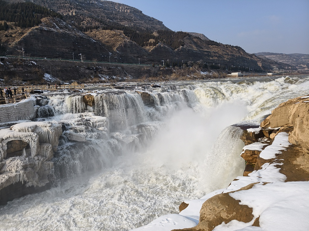 La cascada Hukou del río Amarillo se viste de invierno - CGTN en Español, image size:1024x768